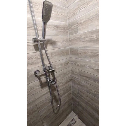 Душевая стойка с поворотным изливом Haiba HB2402 хром - фото, картинка 3 Душевая стойка с поворотным изливом Haiba HB2402 хром - фото 3