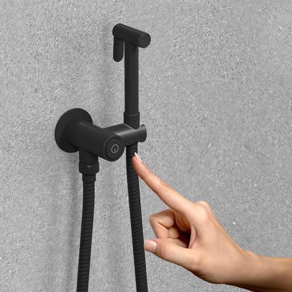 Смеситель для раковины настенный с термостатом и с гигиеническим душем Timo Saona 2383/03SM (со скрытой частью) чёрный матовый - фото 3