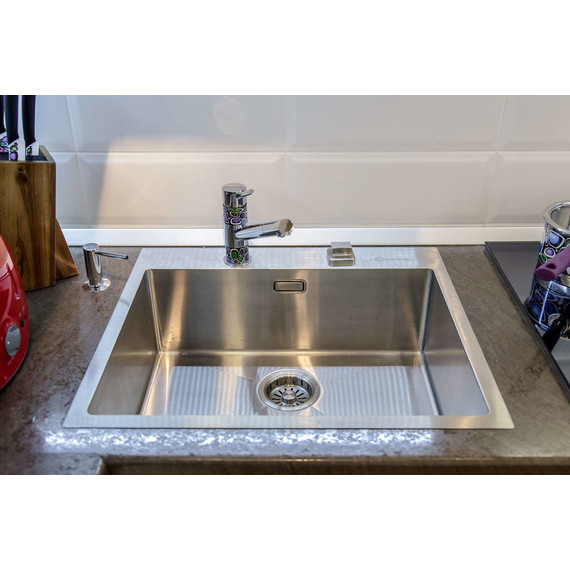 Кухонная мойка Omoikiri AKISAME 59-IN (4973055) 1,2 мм, нержавеющая сталь, Цвет производителя: нержавеющая сталь матовая - фото, картинка 3 Кухонная мойка Omoikiri AKISAME 59-IN (4973055) 1,2 мм, нержавеющая сталь, Цвет производителя: нержавеющая сталь матовая - фото 3