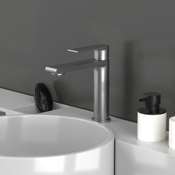 Смеситель для раковины Vincea Vogue VBF-1V1GM, вороненая сталь - фото, картинка 2 Смеситель для раковины Vincea Vogue VBF-1V1GM, вороненая сталь - фото 2