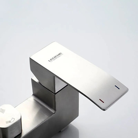 Смеситель для ванны Ledeme L73217 с душевым гарнитуром - фото 6